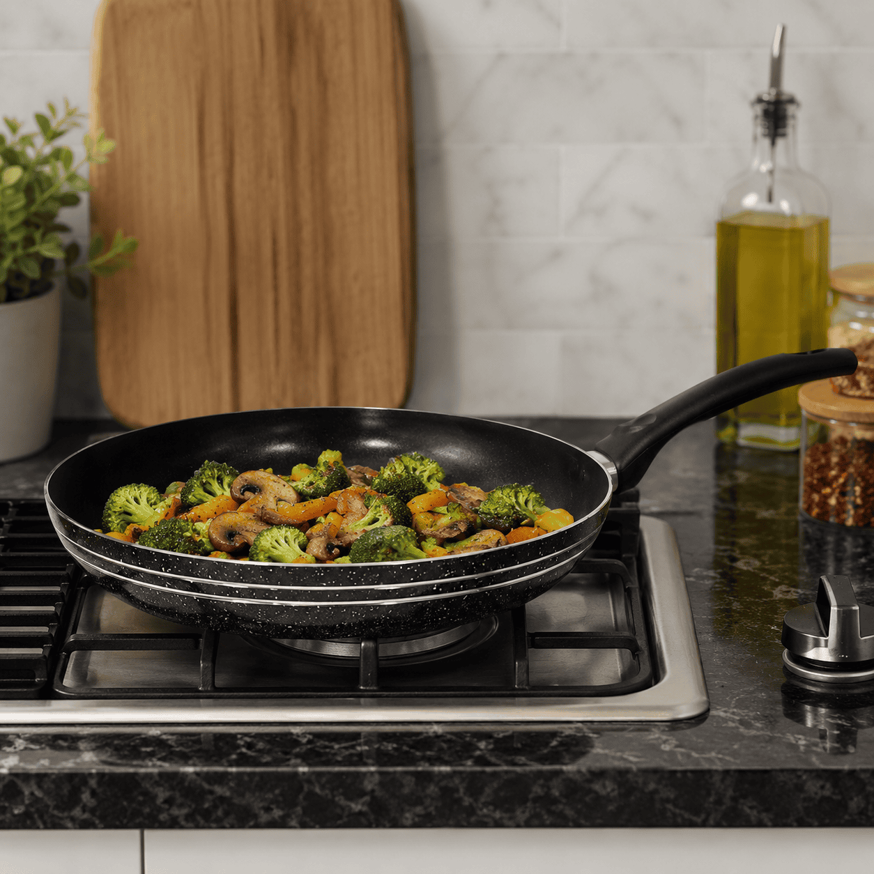 Non-Stick Frying Pan 32 cm thumbnail 3