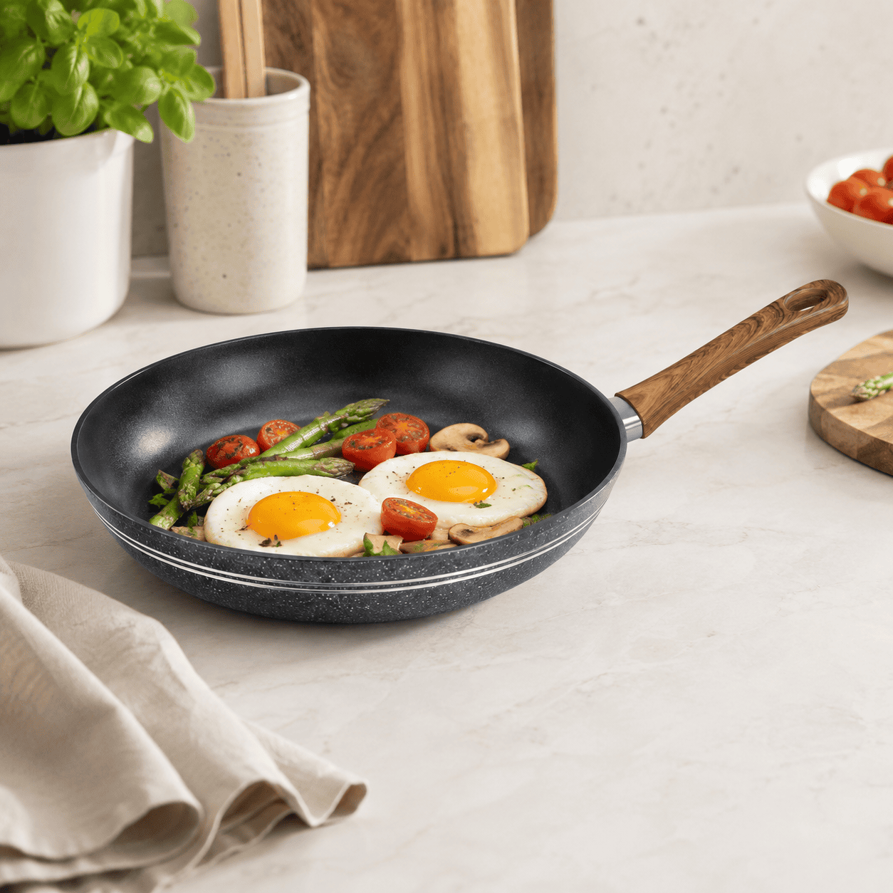 Die-cast Frying pan 20cm Wooden Effect Handle thumbnail 3